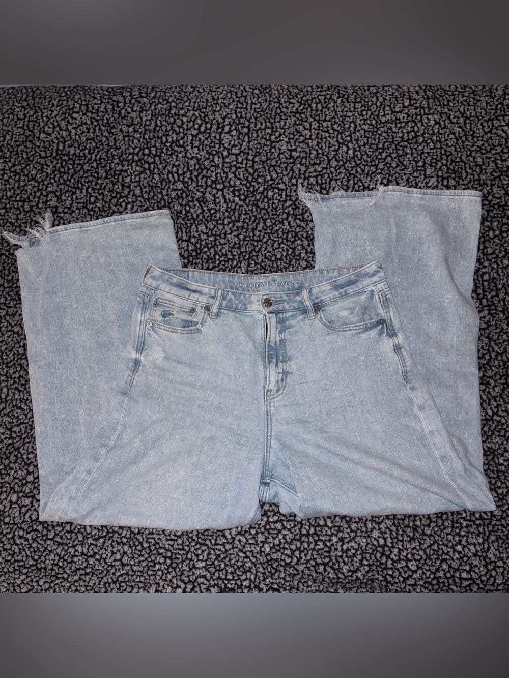 American Eagle super high rise baggy wide leg light wash jeans size 10 good used